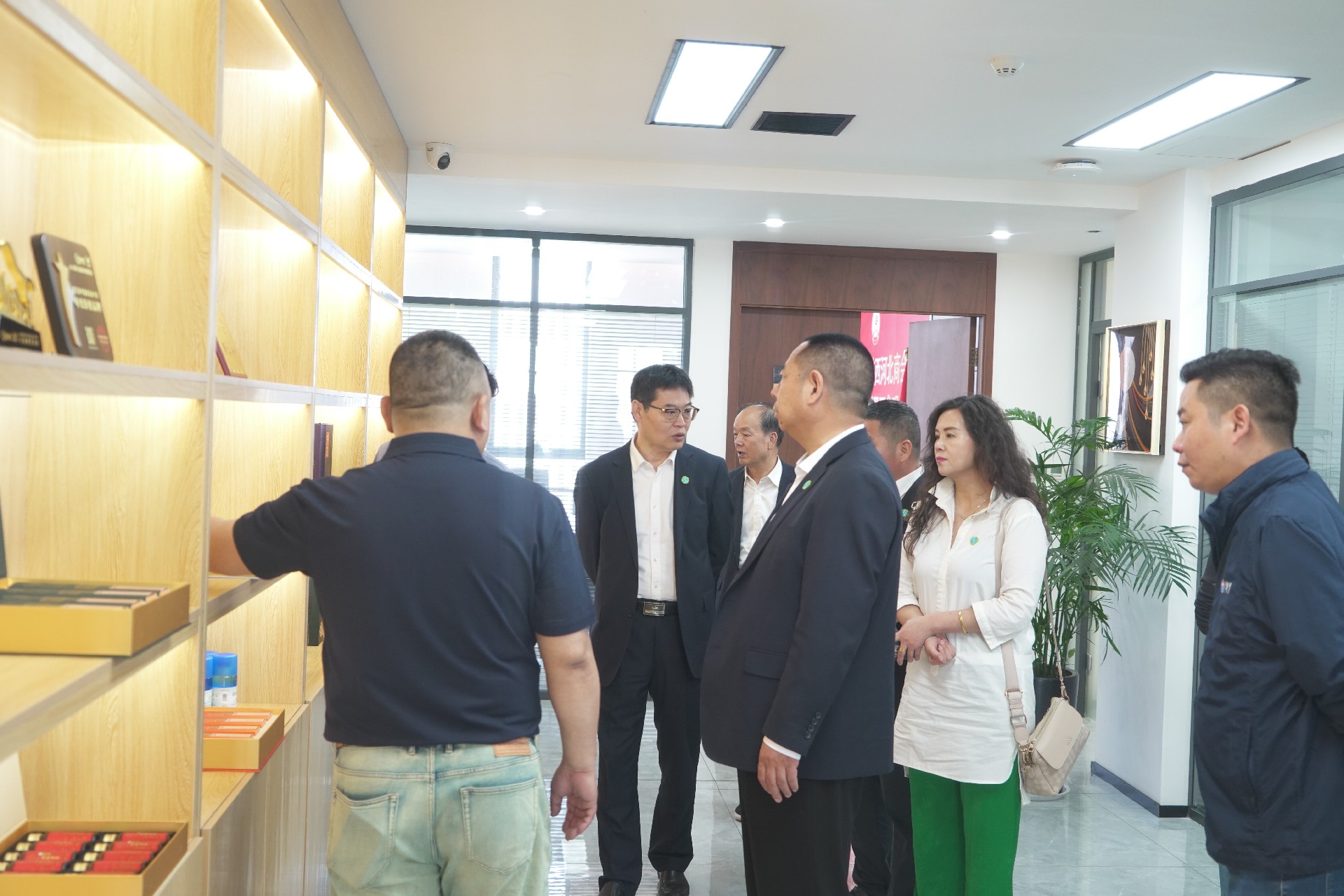 1713958304172165.jpg 2.JPG